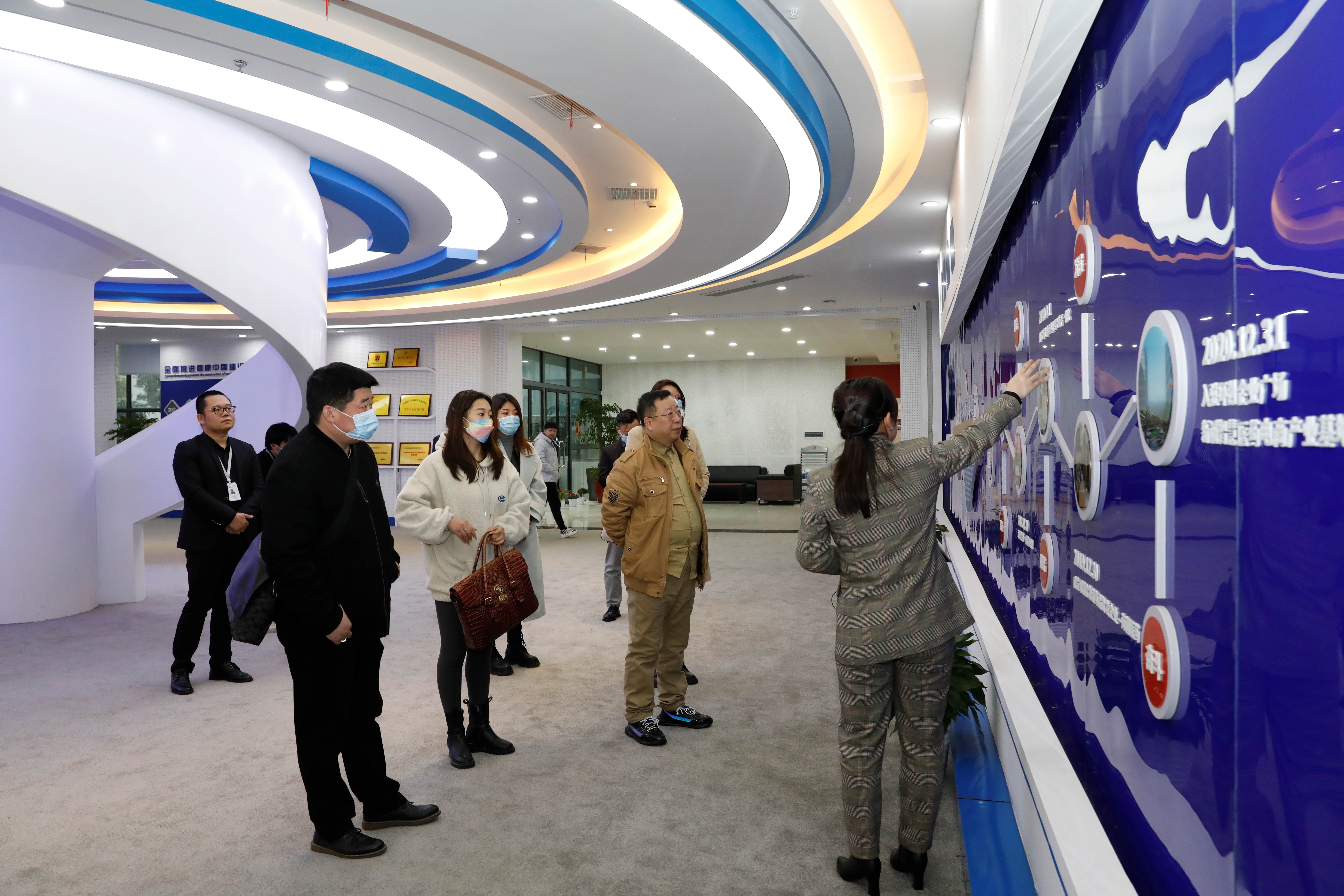 1648023696011096788.jpg _D6A8001.jpg